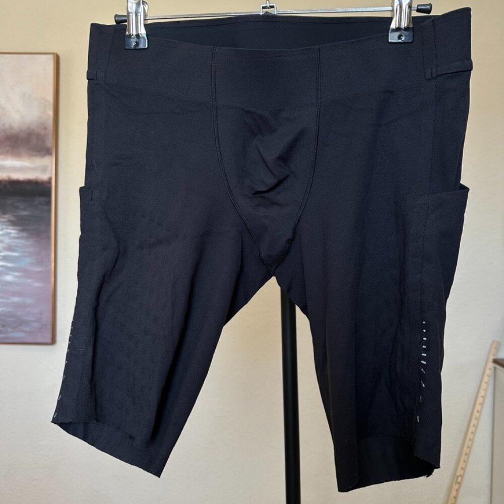 Lululemon SenseKnit Running Short size M